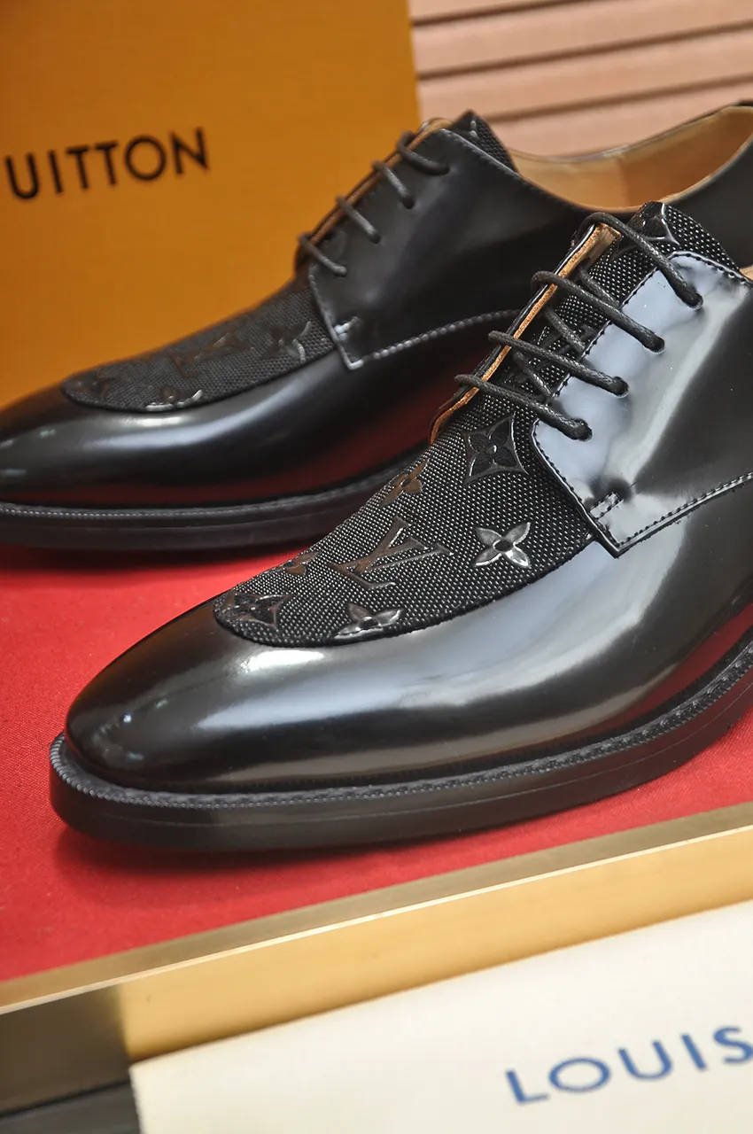 Men's men's shoes 💰500💶 [LV] (original single cowhide lining) 🍀LV's latest genuine leather business suit shoes are launched simultaneously on the official website. The first-layer cowhide imported from Italy is made of heavy gold, 💥official website 1:1 rubber outsole. Versatile to wear, high-end without losing class, and the color combination is extraordinary. This four-season style is alluring when worn on your feet, showing off your big-name flair. Standard code 38-45 (45 customized)